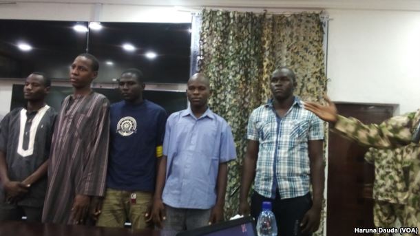Wasu 'Yan Kungiyar Boko Haram Sun Mika Kansu Ga Rundunar Sojoji A Borno