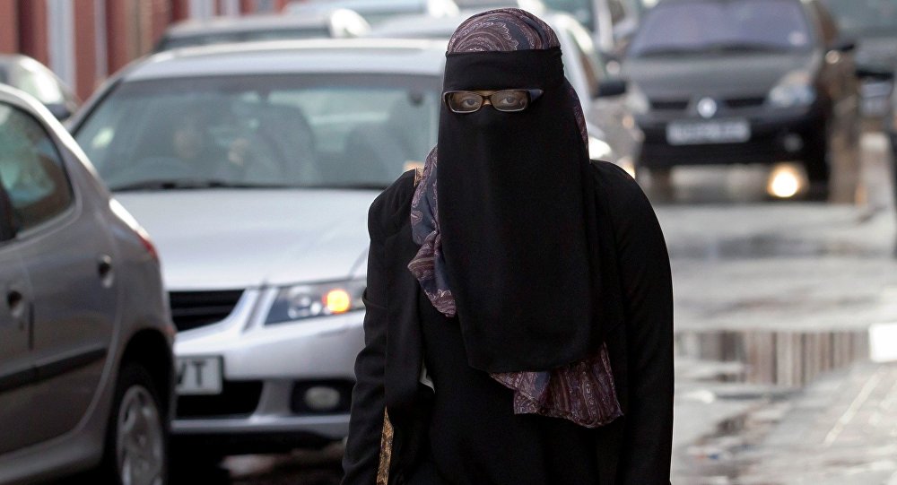 Old man attacks veiled Muslim woman in Wales