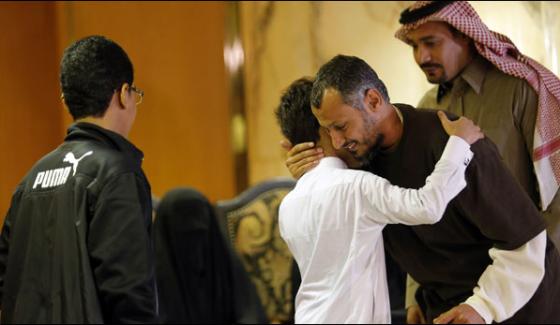 گوانتاموبے سے رہا 4 سعودی قیدی سعودی عرب پہنچ گئے