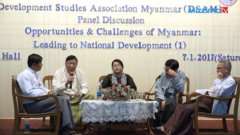 အစိုးရအေနျဖင့္ တပ္မေတာ္ႏွင့္ တိုင္းရင္းသား လက္နက္ကိုင္မ်ားအၾကား ၾကားဝင္ေစ႔စပ္ေသာ အခန္းက႑ကသာ ပါဝင္ရန္ စာေရးဆရာေက်ာ္ဝင္း တုိက္တြန္