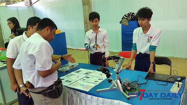 အႏၲရာယ္ရိွ လုပ္ငန္းခြင္မ်ားတြင္ အသံုးျပဳႏုိင္မည့္ အေ၀းထိန္းစက္႐ုပ္လက္ကုိ နည္းပညာတကၠသုိလ္ေက်ာင္းသားမ်ားတီထြင္