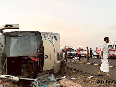 Four Umrah pilgrims injured as bus crashes near Mecca