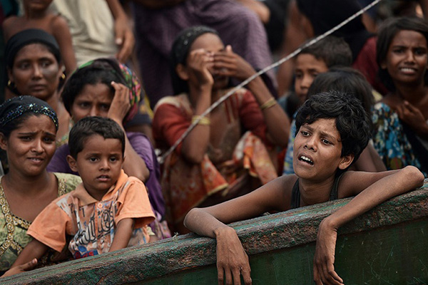 ロヒンギャ族6万5千人がバングラに避難