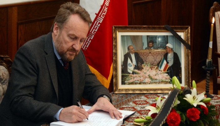 Izetbegović i Kavazović se upisali u knjigu žalosti: Rafsandžani je bio prijatelj BiH 