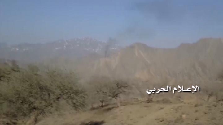 الجيش اليمني يدمر جرافة عسكرية تابعة للسعودية بجيزان