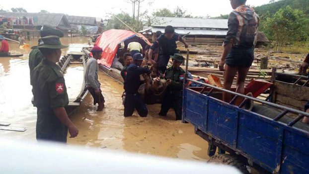 တနသၤာရီတြင္ ေရႀကီးေနသျဖင့္ ျပည္သူ ၃၀၀ ေက်ာ္ကို ေဘးလြတ္ရာ ေရႊ႕ေျပာင္း