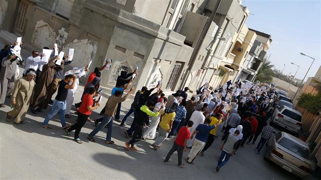 Bahrainis protest death sentences against three anti-regime demonstrators