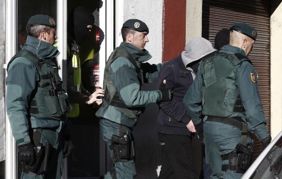 Five ISIS-linked suspects detained in Spain, Hungary