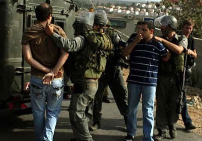 إسرائيل تعتقل 10 فلسطينيين من الضفة الغربية 