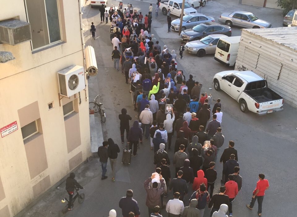 نشطاء يدعون للنفير العام والعصيان المدني فجر اليوم الاحد