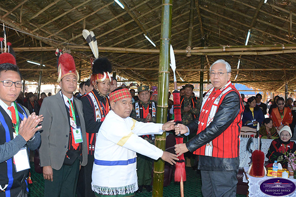 လဟယ္္ၿမိဳ႕၌ က်င္းပသည့္ နာဂ႐ုိးရာႏွစ္သစ္ကူးပြဲေတာ္သုိ႔ သမၼတဦးထင္ေက်ာ္တက္ေရာက္
