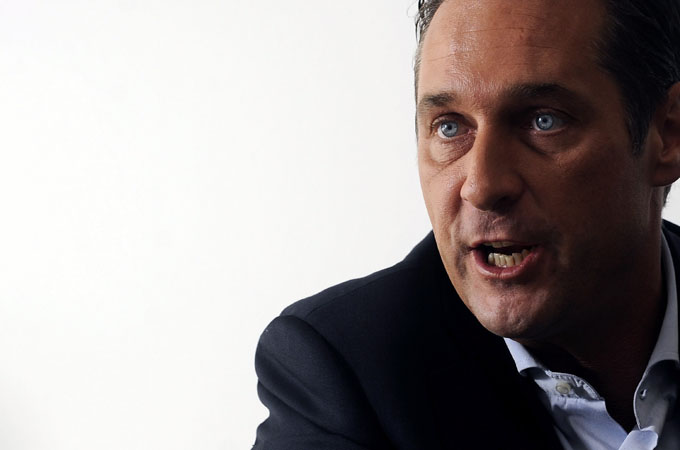 “Los Islamófobos Ultraderechistas de  Austria Pretenden Prohibir Toda Simbología Islámica en el País” 