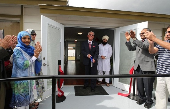 Free Islamic clinic unveiled for Florida poor