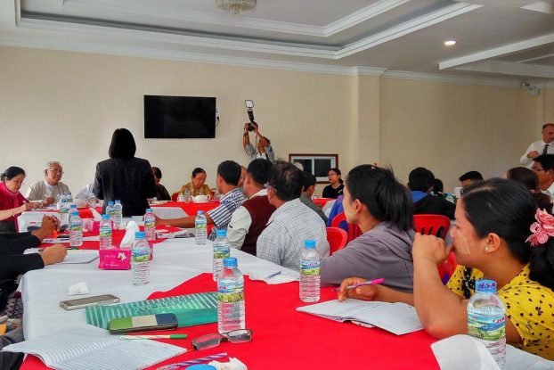 ရခိုင္ေကာ္မရွင္အဖြဲ႔ ရခိုင္ေဒသဖြံ႔ၿဖိဳးေရး ေဆြးေႏြး