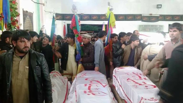 پاراچنار،بم دھماکے کے شہداء کی اجتماعی نماز جنازہ + تصاویر