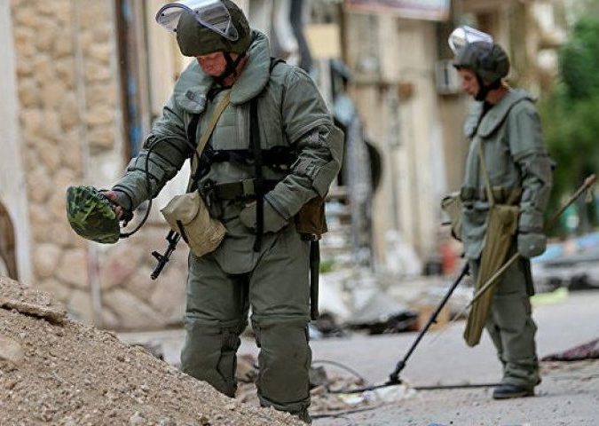 الدفاع الروسية: إبطال مفعول 25 ألف عبوة ناسفة في حلب