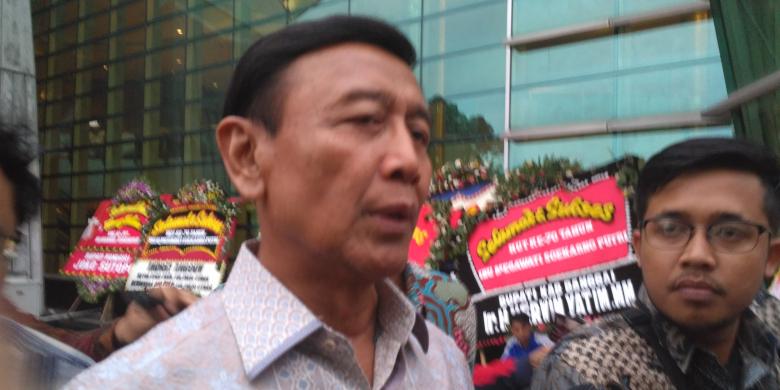 Wiranto Minta Masyarakat Bantu Pemerintah Lawan "Hoax"
