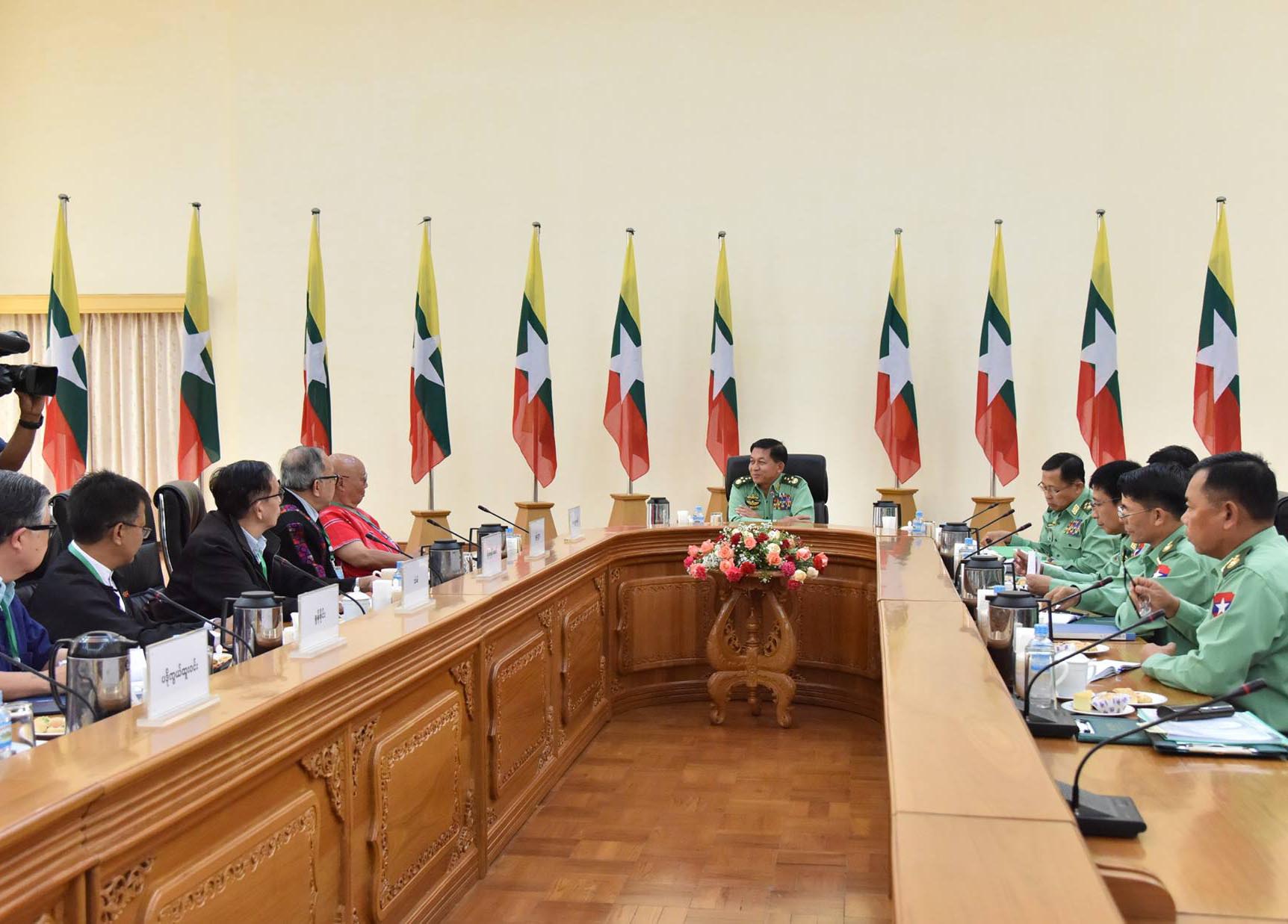 အပစ္ရပ္ တိုင္းရင္းသားလက္နက္ကိုင္အဖြဲ႔ ကိုယ္စားလွယ္မ်ားႏွင့္ ကာခ်ဳပ္ေတြ႔ဆံု