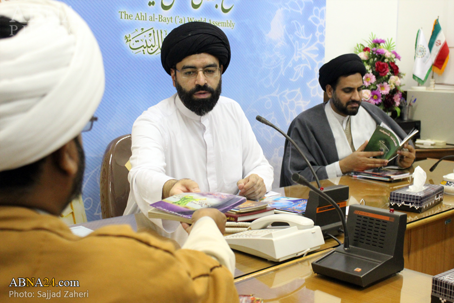 تقرير مصور/ مدير عام لوكالة "ابنا" يستقبل نشطاء ثقافيين باكستانيين في مبنى المجمع العالمي لاهل البيت (ع)