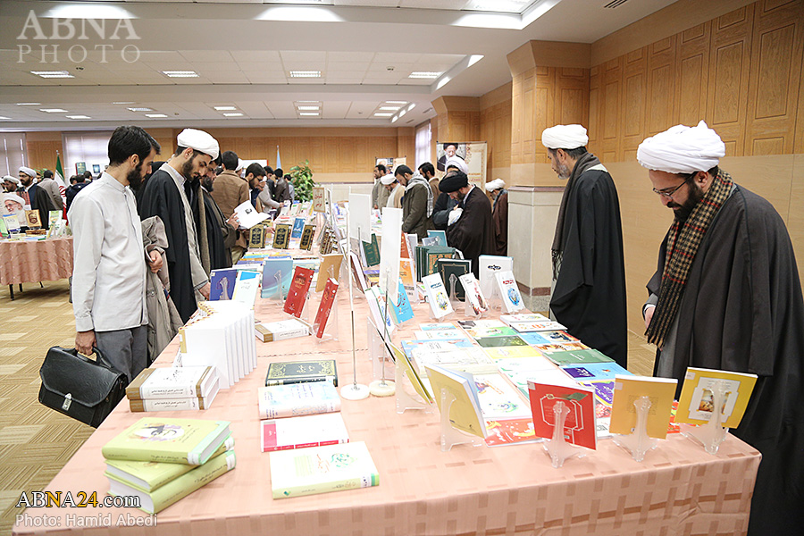 Berita Bergambar: Pameran Kitab-Kitab Pusat Pengajian Agama Di Qom Iran