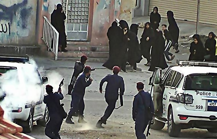 فيديو/ لحظة اقتحام قوات الأمن البحرينية منطقة الدراز