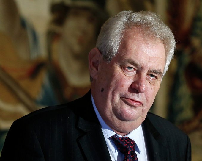 Czech president backs Trump's anti-migrant steps