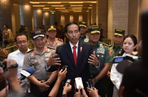 Tangkal Terorisme, Presiden Jokowi Tegaskan Informasi Harus Tegak Lurus Sampai Bawah