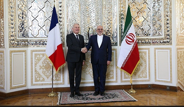 ظريف: ايران لا تنتظر موافقة الآخرين في برنامجها الدفاعي