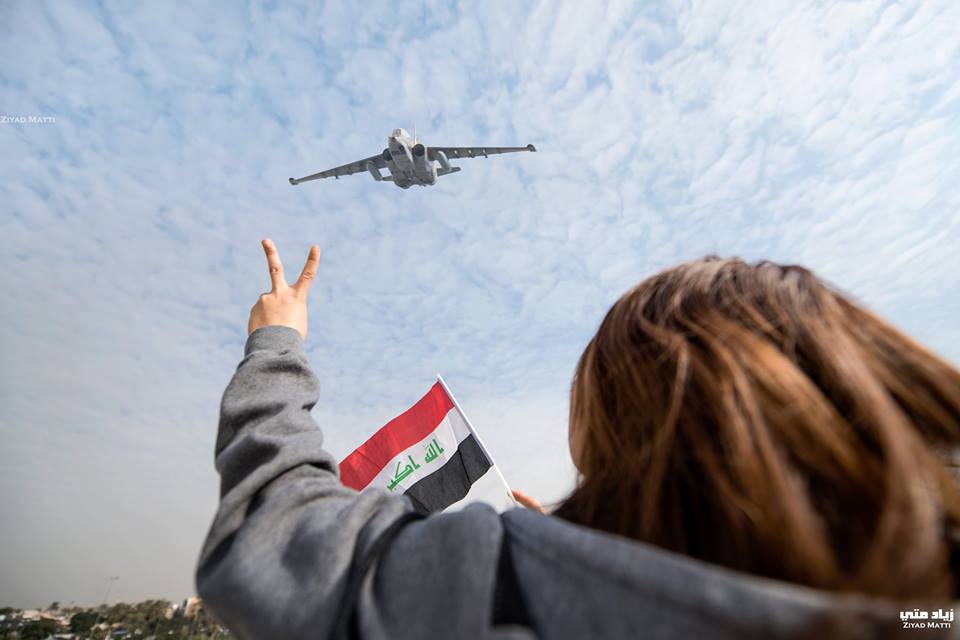 إلقاء منشورات على الجانب الأيمن من الموصل في إطار الاستعدادات لتحريره