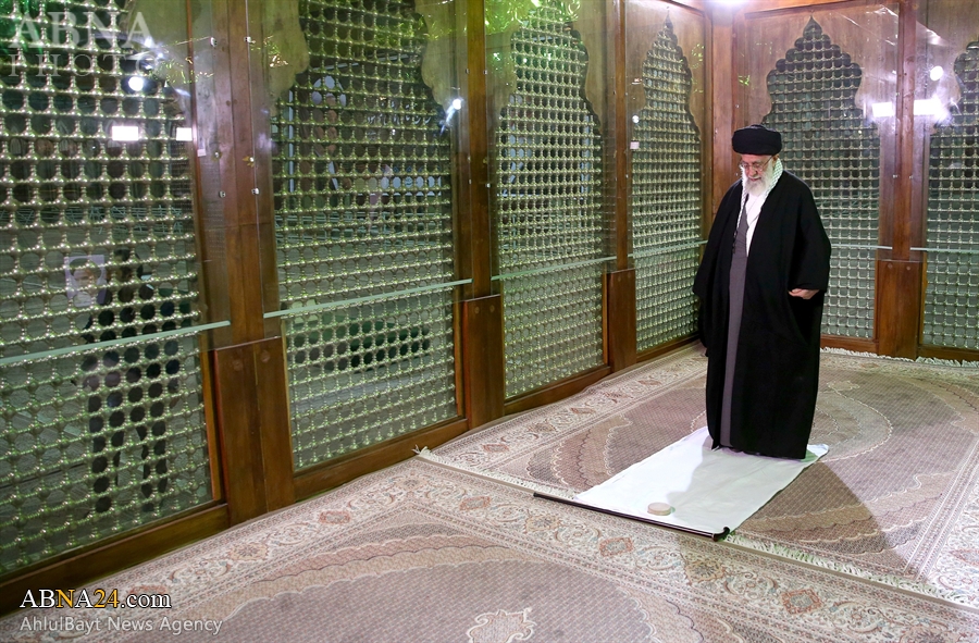 Berita Bergambar: Lawatan Pemimpin Tertinggi Iran Ke Makam Imam Khomeini