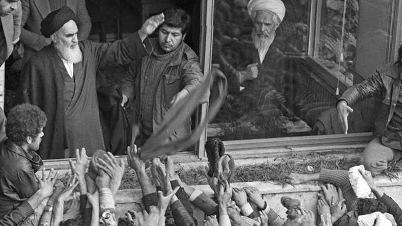 الامام الخميني(رض) والنهوض الاسلامي العالمي