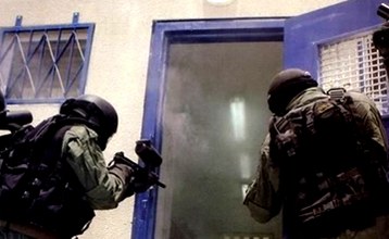 أسير فلسطيني يطعن ضابطا إسرائيليا في معتقل النقب