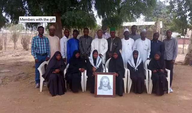 Nigerian Shia visit Christian headquarters, get them a special gift
