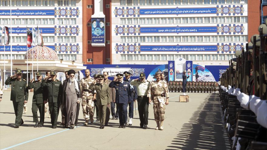 Forces de l'aérospatiale de l'Iran lancement manœuvre y compris des missiles