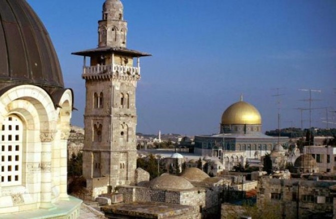 العدو الاسرائيلي يريد منع رفع الآذان في القدس المحتلة