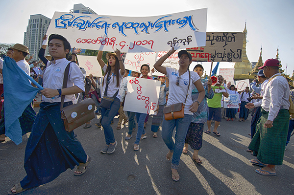 ၿငိမ္းခ်မ္းေရးလူထုလႈပ္ရွားမႈ ခ်ီတက္လမ္းေလွ်ာက္ပြဲ ရန္ကုန္ၿမိဳ႕တြင္ က်င္းပ၊ အခ်က္ေလးခ်က္ေတာင္းဆုိ