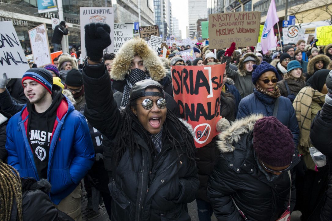 Protesters rally against Islamophobia, Trump’s travel ban in Toronto / Pics