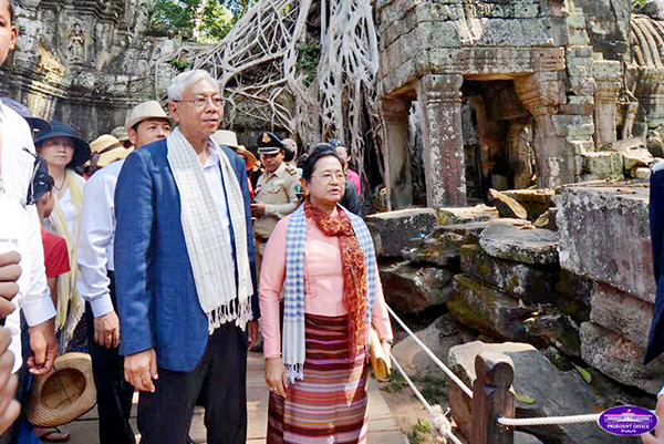 ႏုိင္ငံေတာ္သမၼတ ဦးထင္ေက်ာ္ အန္ေကာ၀ပ္သုိ႔ သြားေရာက္