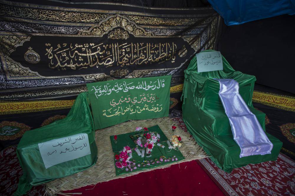 إحياء لذكرى شهادة السيدة الزهراء(ع) برعاية العتبتين المقدستين في كربلاء +(صور)