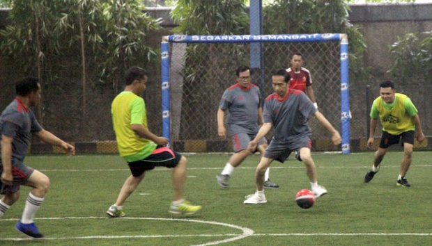 Peringati Hari Pers Nasional, Presiden Bersama Menteri Tanding Futsal dengan Wartawan