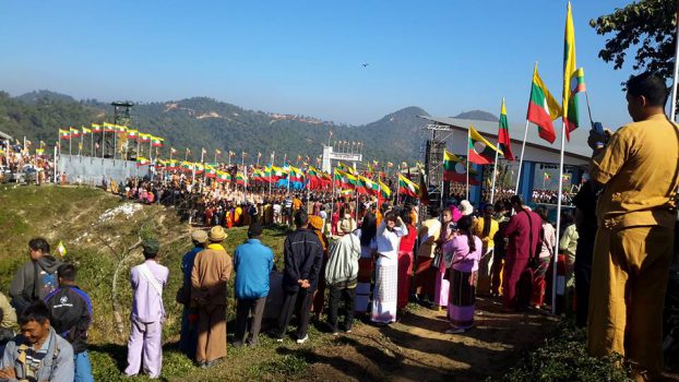 ႏိုင္ငံေရးျပႆ နာကို ေတြ႔ဆံုေဆြးေႏြးအေျဖရွာရန္ ရွမ္းအမ်ိဳးသားေန႔တြင္ တိုက္တြန္း