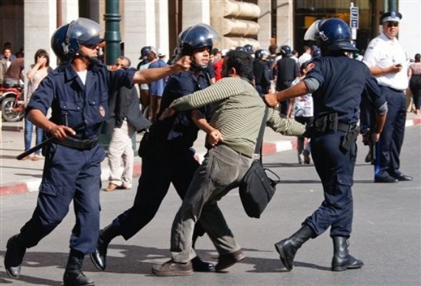  إصابة 27 ضابطا في اشتباكات مع محتجين في المغرب