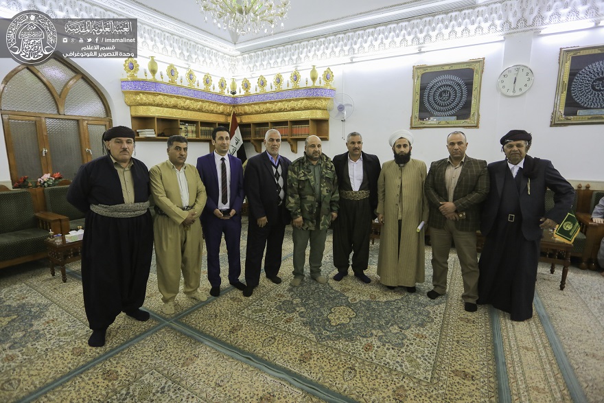 رجال دين ووجهاء عشائر "طوزخرماتو" يزورن مرقد الامام علي(ع) ويعلنون تكاتفهم ضد داعش التكفيري+(صور)