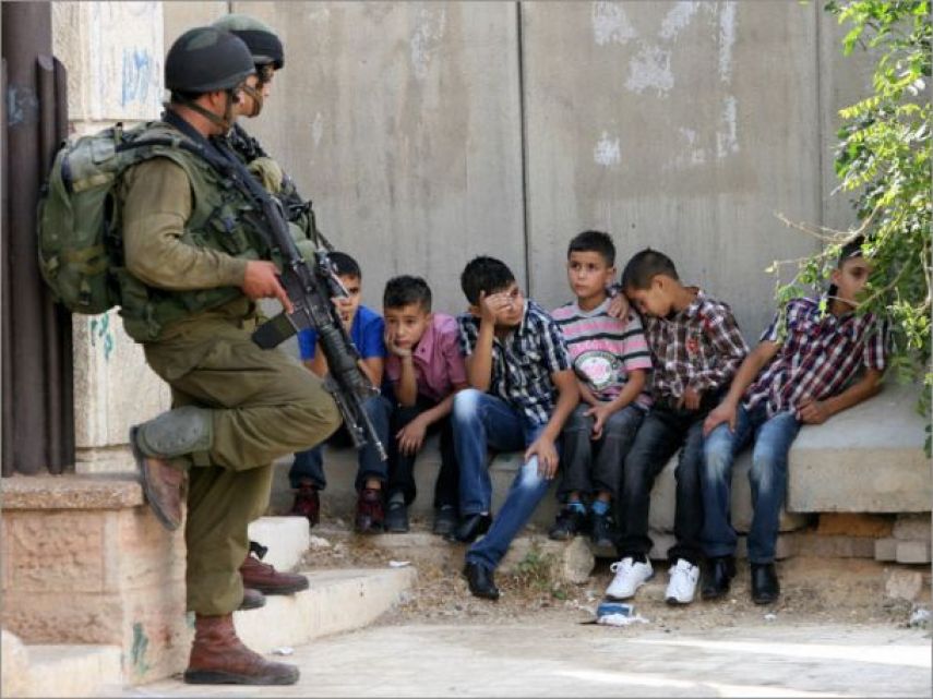 سجون إسرائيل تعج بالاطفال الفلسطينيين بين اعمار (11 الى 18)