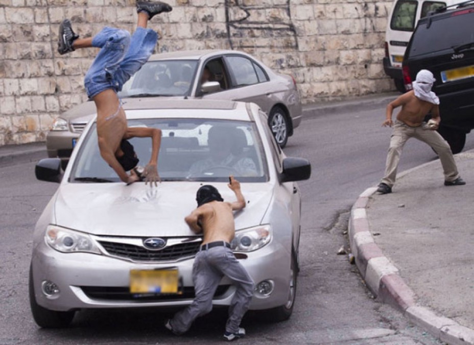 استشهاد فلسطيني دهسه مستوطن جنوب الضفة الغربية