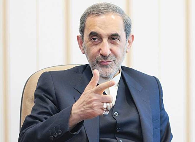 ولايتي: ان صمود قائد الثورة بمواجهة الاعداء شجع الشعوب الأخرى على النهوض للوقوف بوجه أمريكا