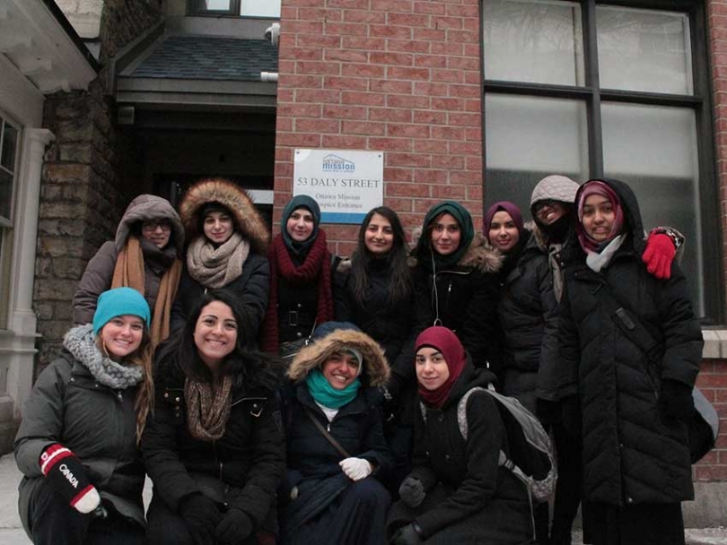 Sunni and Shia students unite to help the homeless in Ottawa