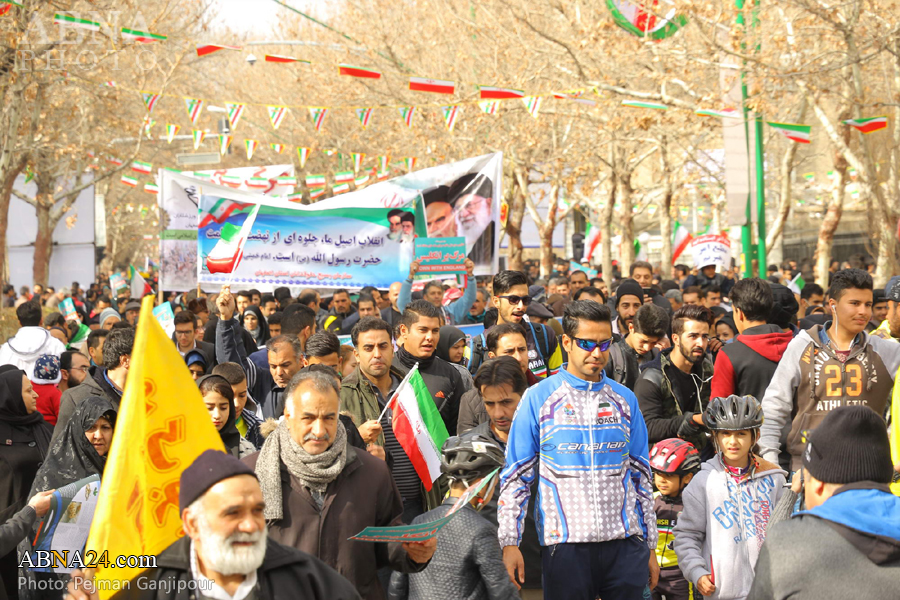 Berita Bergambar: Perarakan 22 Bahman Di Isfahan 