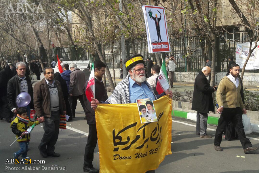 تقرير مصور/ مسيرات بمناسبة انتصار الثورة الاسلامية في طهران