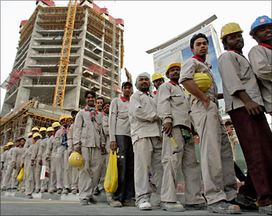 كابوس الأزمة الإقتصادية يطرق أبواب الإمارات